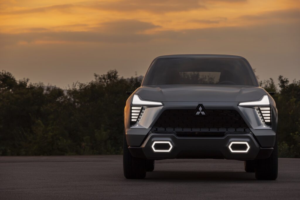 Mitsubishi XFC Concept ra mắt