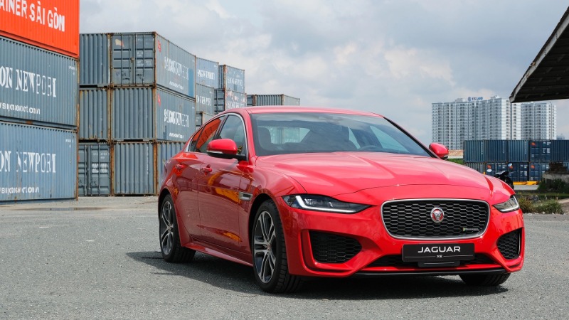 Jaguar XE - Mẫu xe thể thao, sang trọng