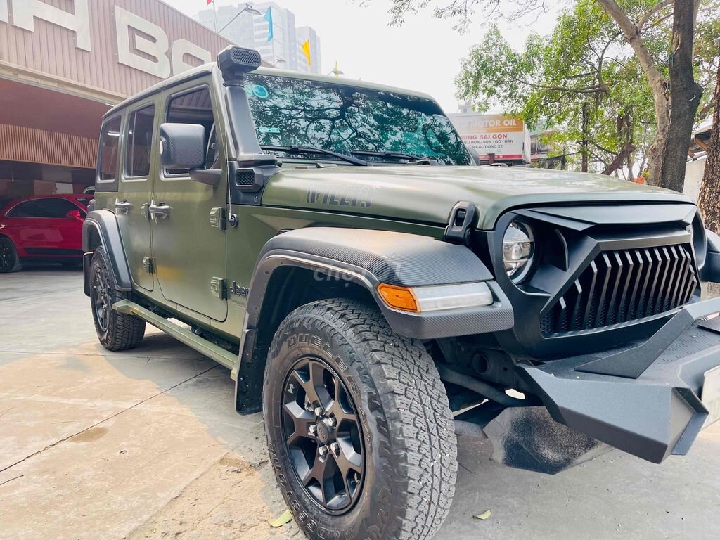 Jeep Wrangler - biểu tượng của sự mạnh mẽ và khả năng chinh phục địa hình khó khăn