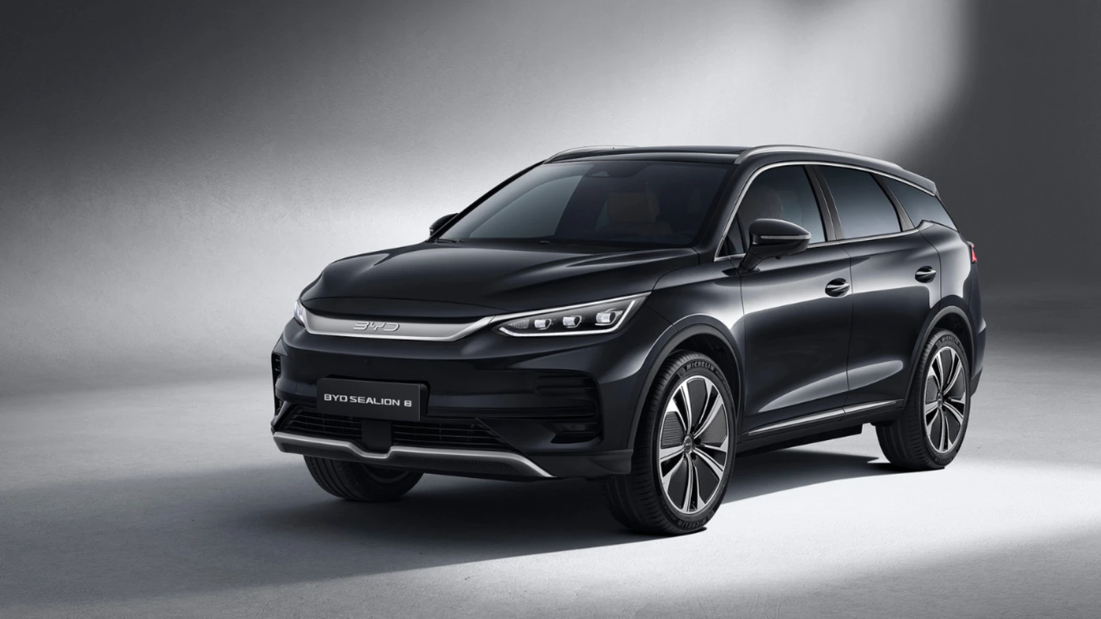 BYD Sealion 8