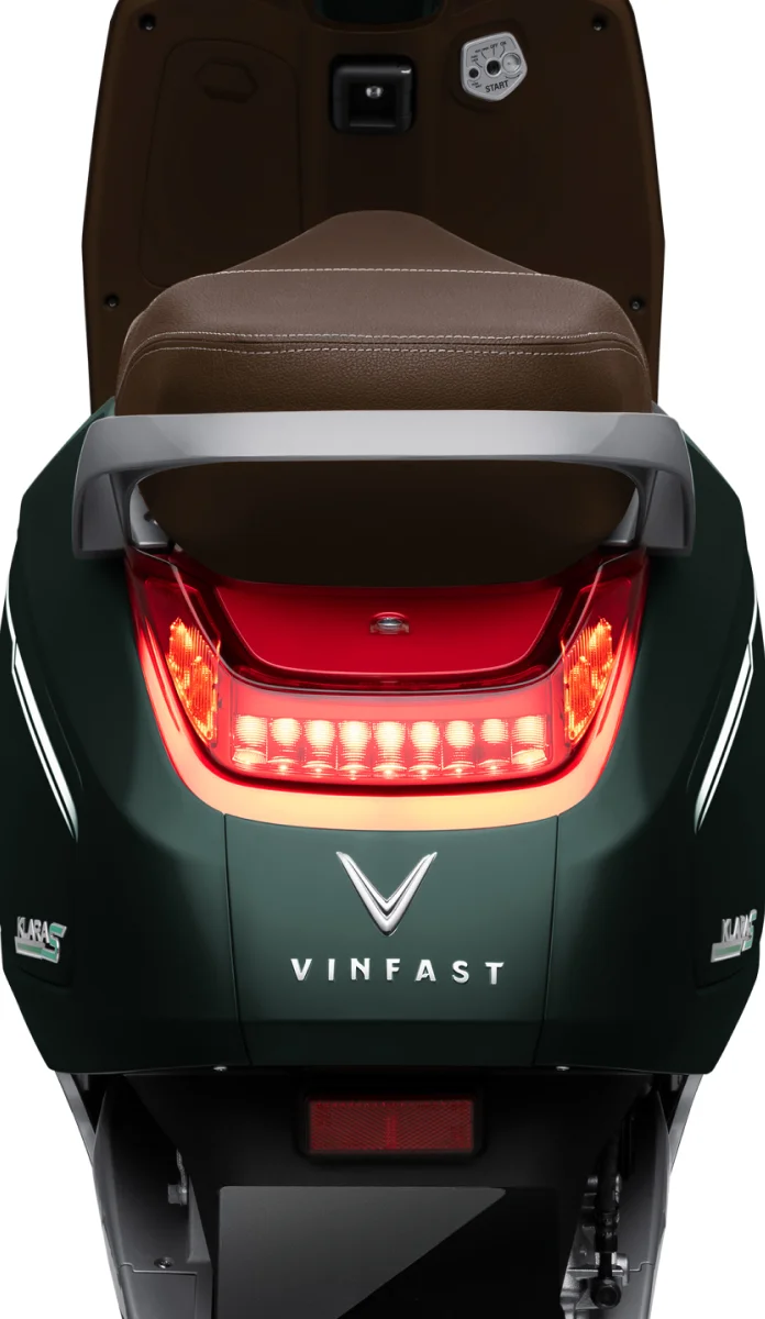 Yên xe và sàn để chân của VinFast Klara S