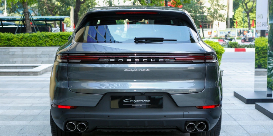 Porsche Cayenne - Màn hình cong
