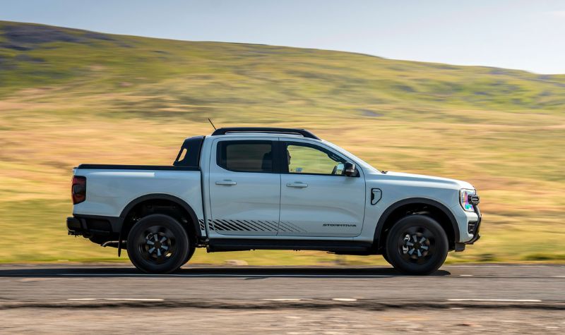 Có nên chờ Ford Ranger PHEV 2025 không