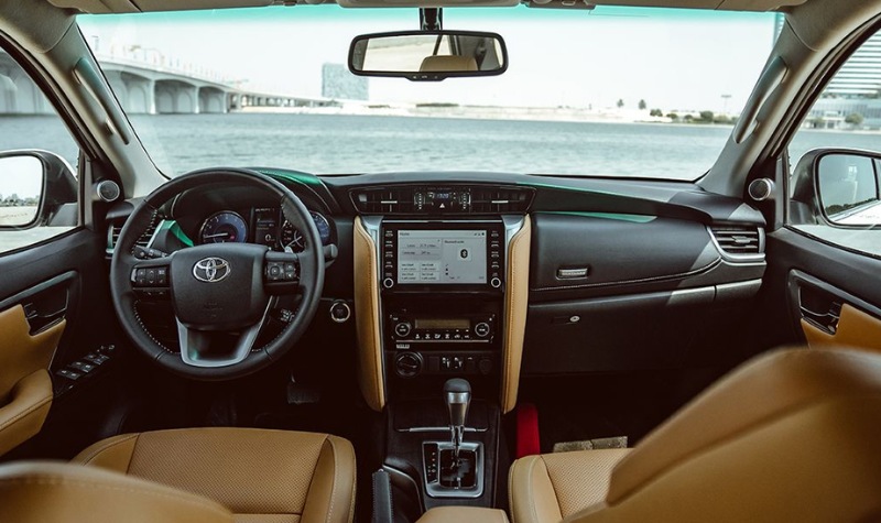nội thất xe Toyota Fortuner 2025