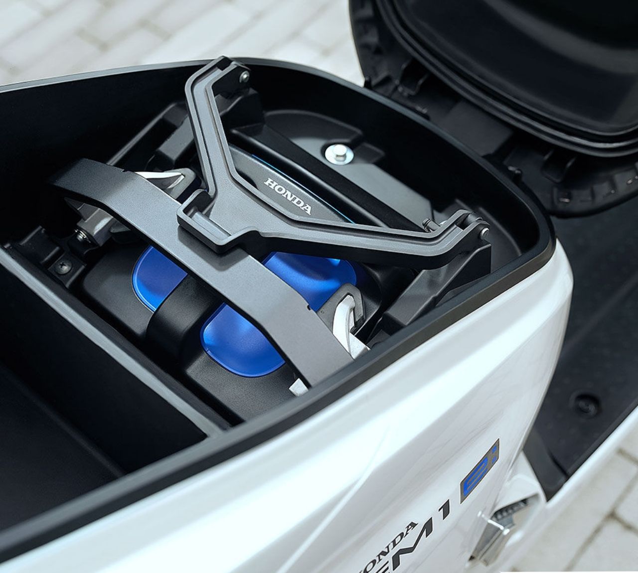 Đèn pha Honda EM1 e: Thiết kế đầu xe Honda EM1 e: