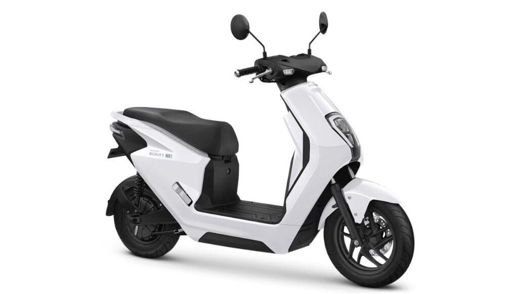 Honda EM1 e Trắng