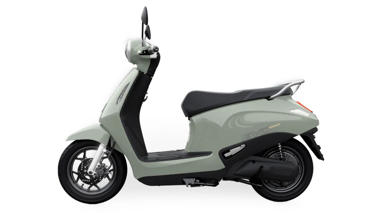 VinFast Evo Grand màu Xanh