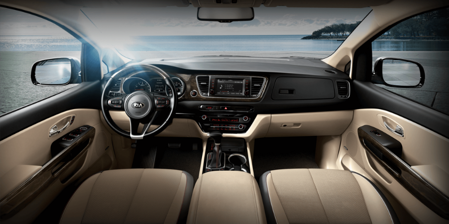 Kia Sedona - Vô lăng và bảng điều khiển