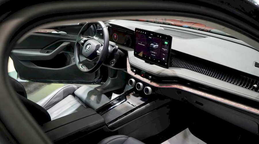 Skoda Superb - Khoang lái hiện đại