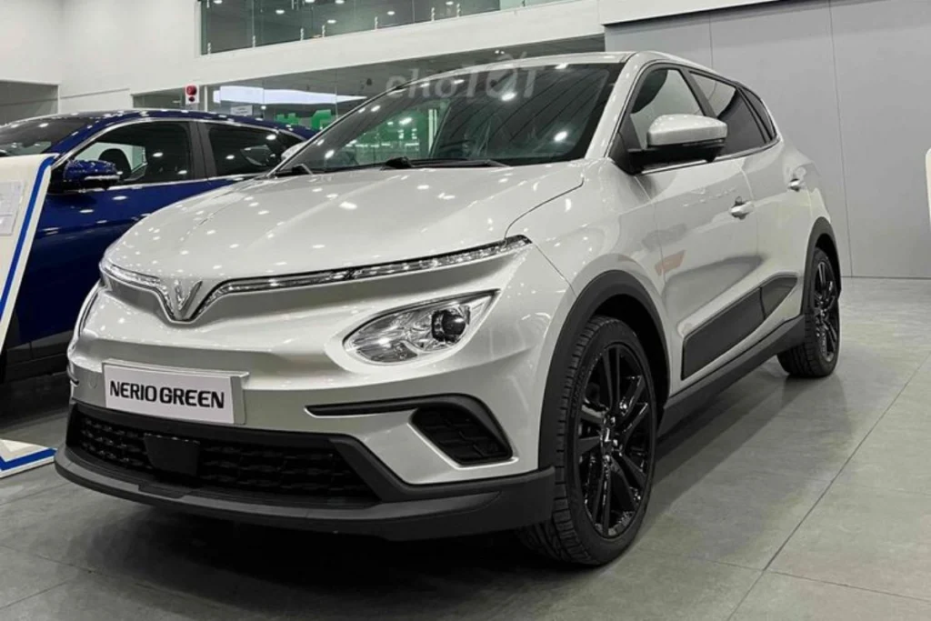 review Vinfast Nerio Green hình 1