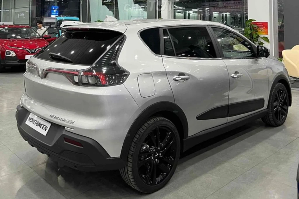 review Vinfast Nerio Green hình 2