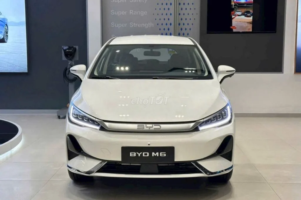 BYD M6 mấy chỗ