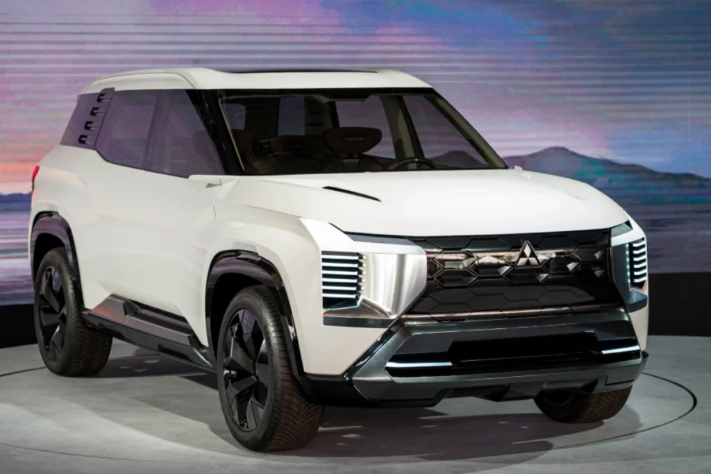 kích thước xe Mitsubishi Destinator hình 2