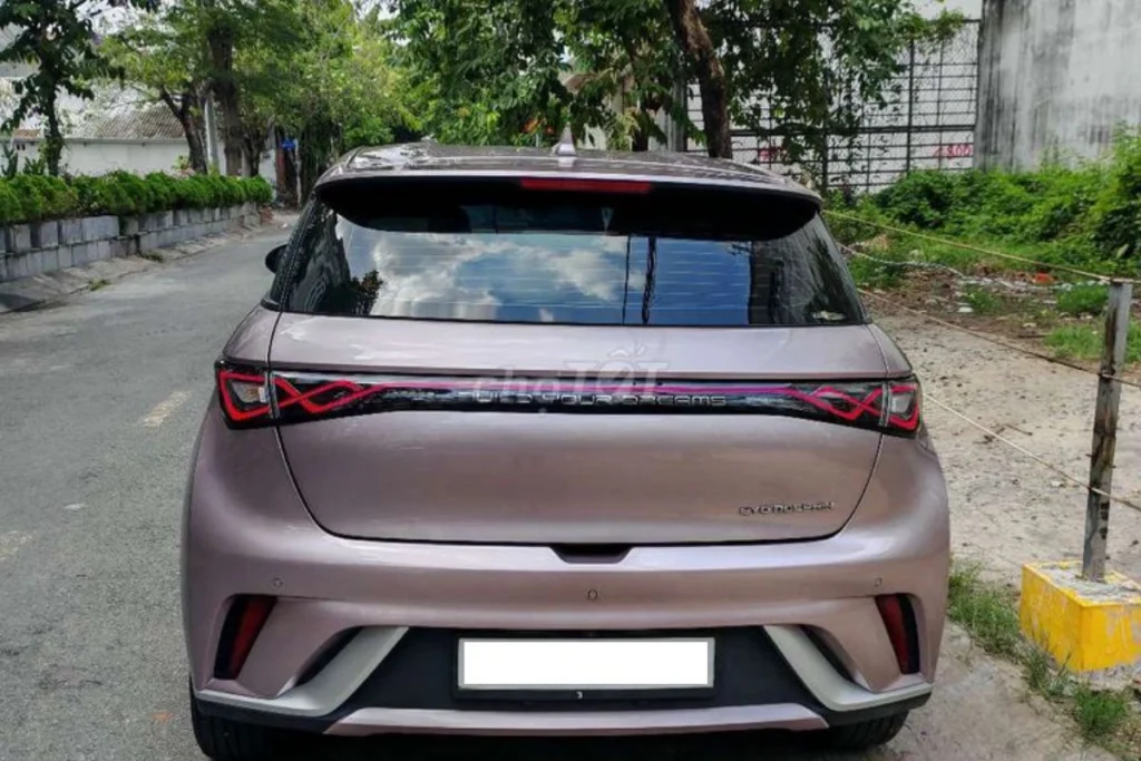 review BYD Dolphin hình 2