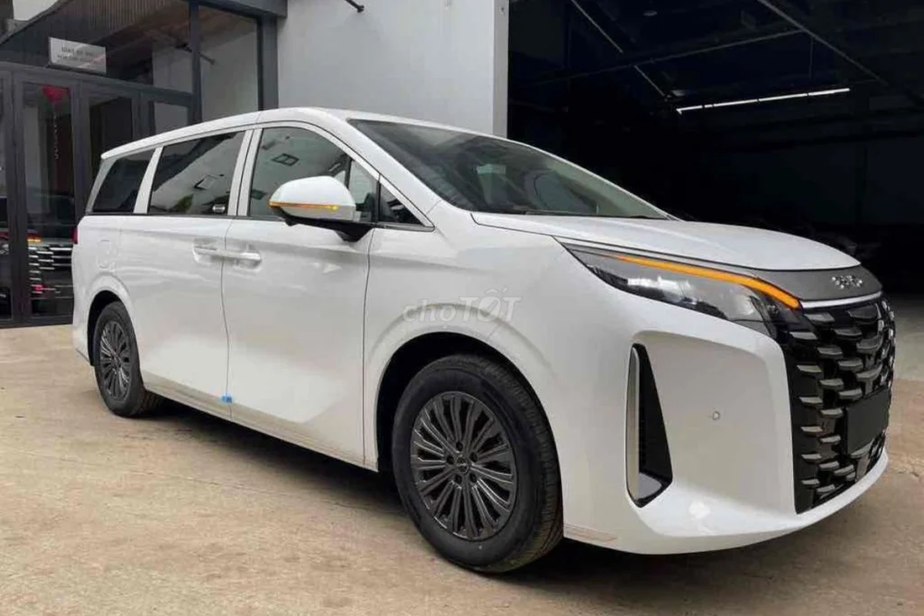 review BYD M9 hình 2