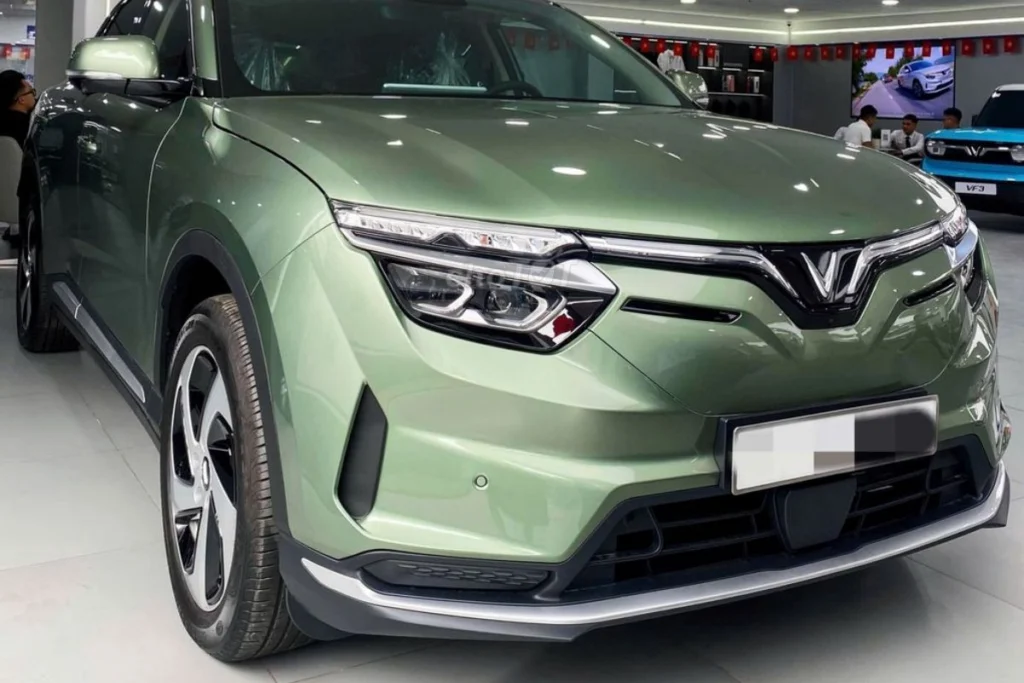 review Vinfast VF8 hình 1