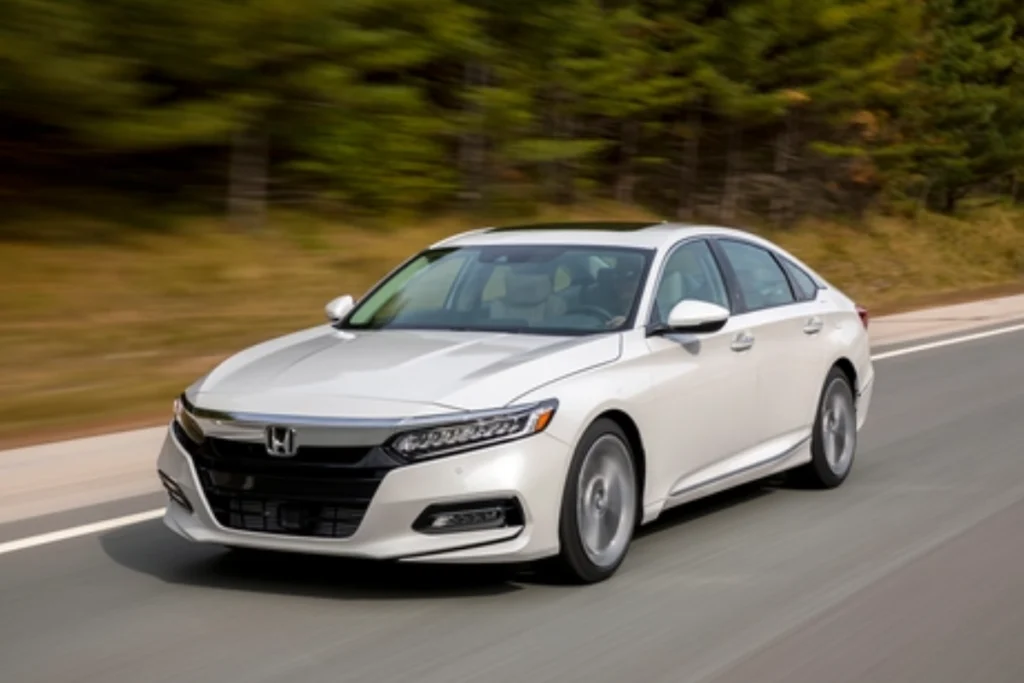 review xe Honda Accord hình 3