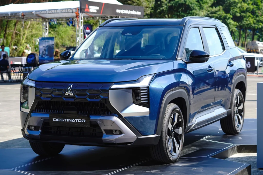 review xe Mitsubishi Destinator