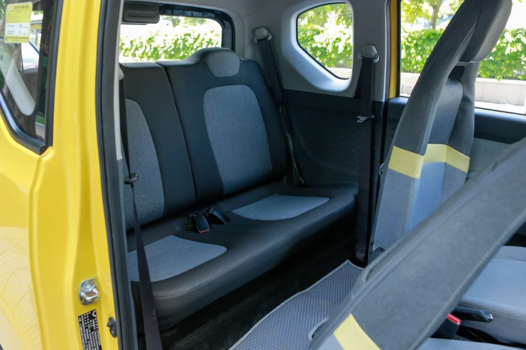 nội thất Wuling Hongguang Mini EV hình 2