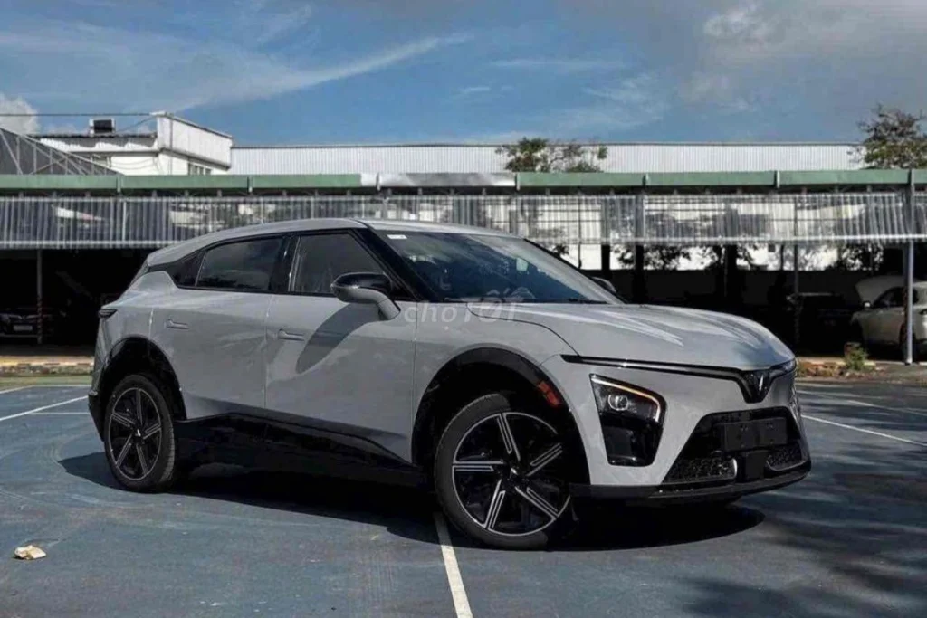 so sánh VF7 Eco và Plus hình 2