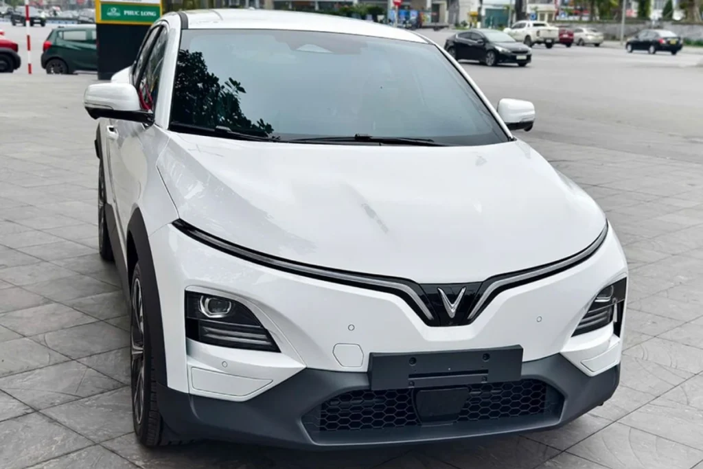 review Vinfast VF6 plus hình 2