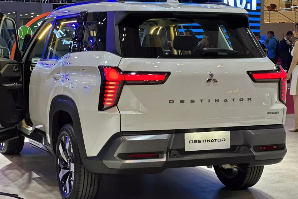 thông số kỹ thuật xe Mitsubishi Destinator hình 3
