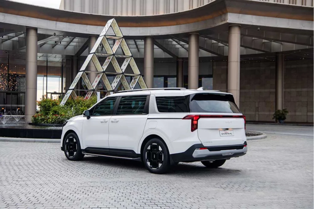 thông số kỹ thuật xe Kia Carnival hình 3