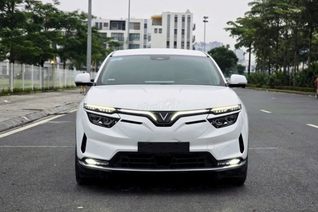 VF8 mấy chỗ hình 1