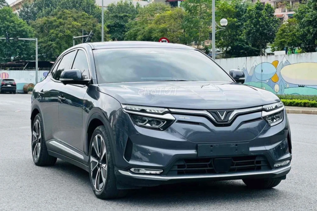 so sánh VF8 Eco và VF8 Plus hình 2