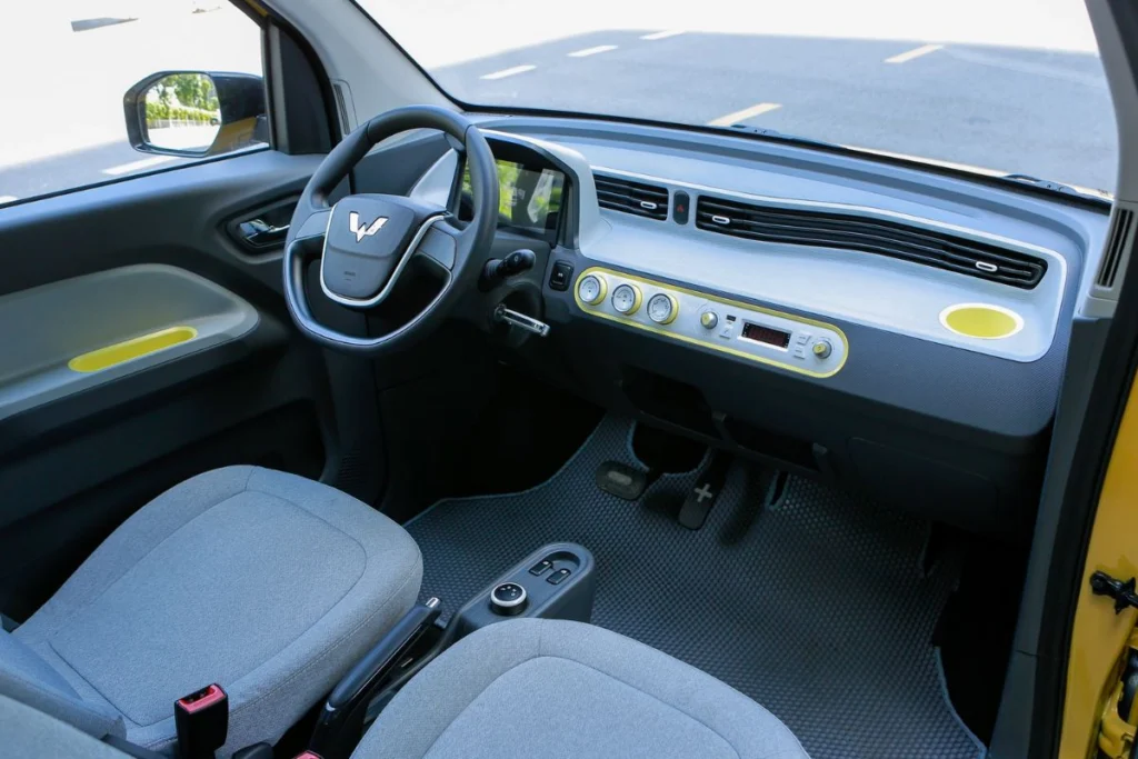 nội thất Wuling Hongguang Mini EV