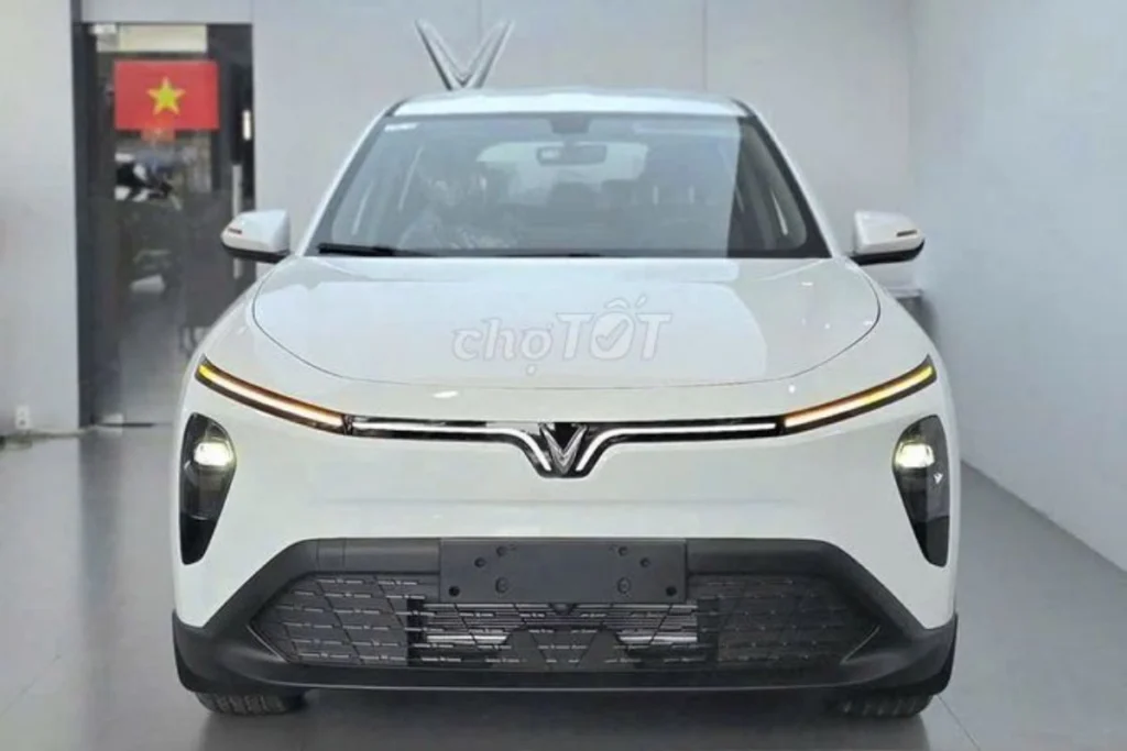 VinFast VF MPV 7 đi được bao nhiêu km hình 1