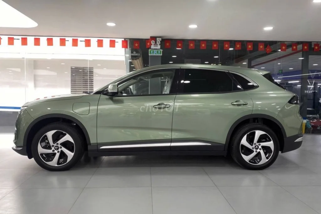 review Vinfast VF8 hình 2