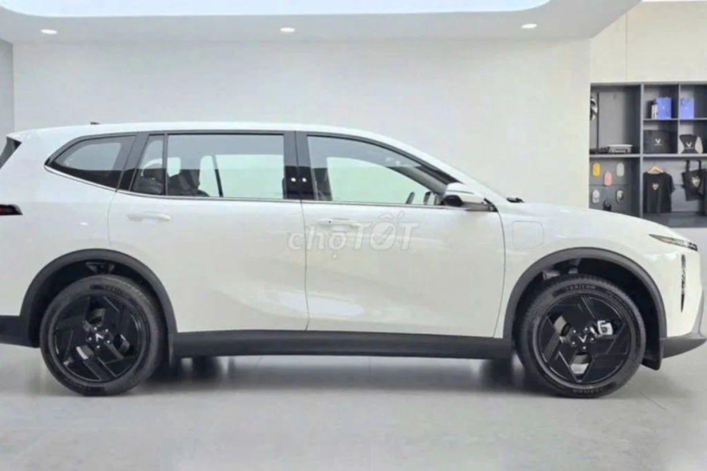 VinFast VF MPV 7 đi được bao nhiêu km hình 2