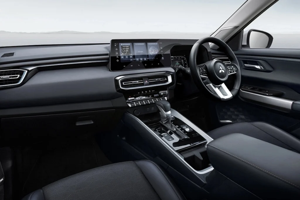 nội thất Mitsubishi Destinator