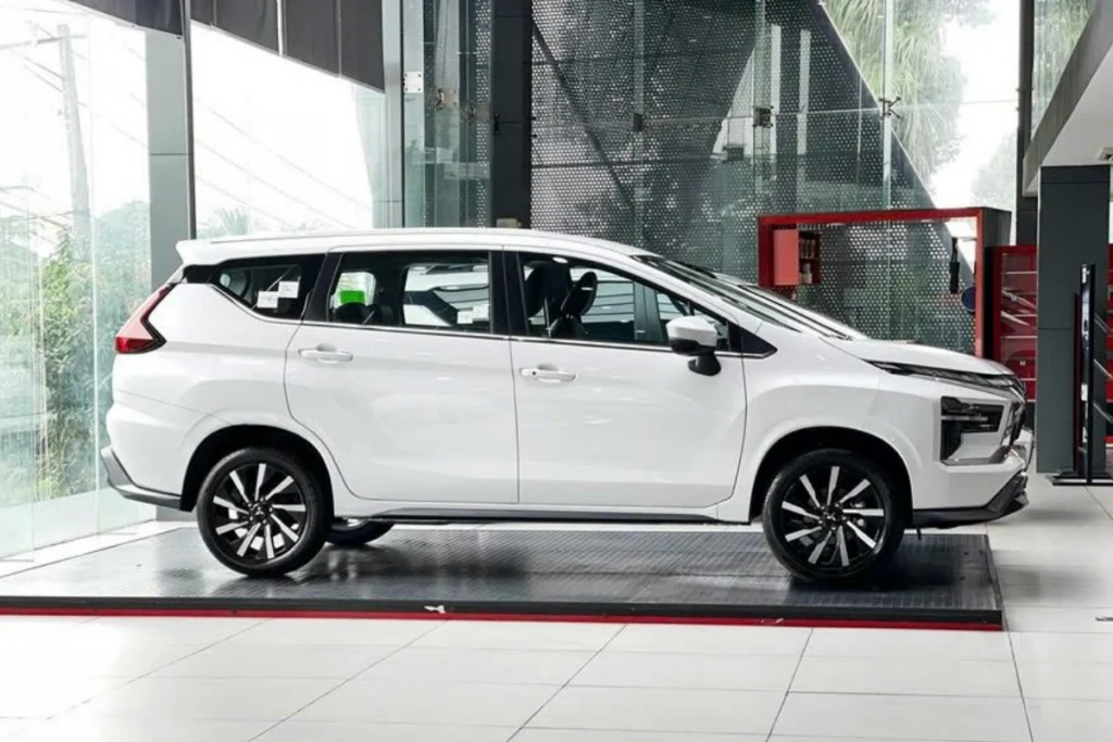 bình xăng xe Mitsubishi Xpander hình 2