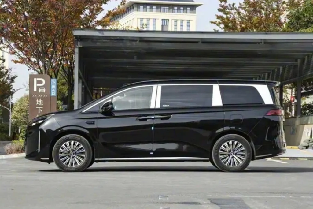 BYD M9 đi được bao nhiêu km hình 1