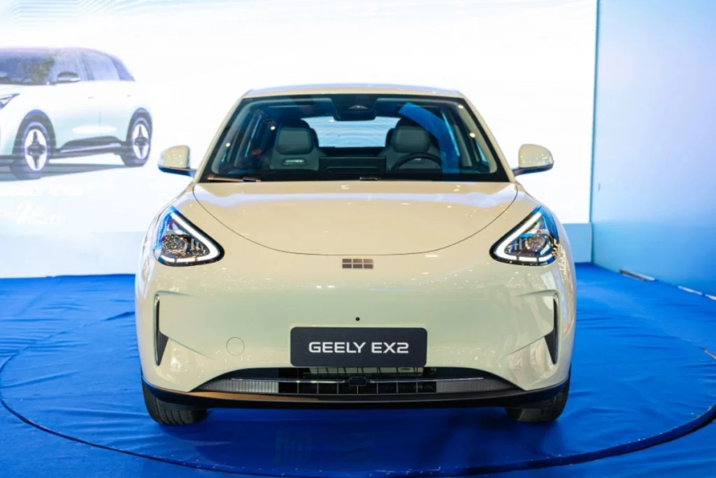 Geely EX2 đi được bao nhiêu km hình 1
