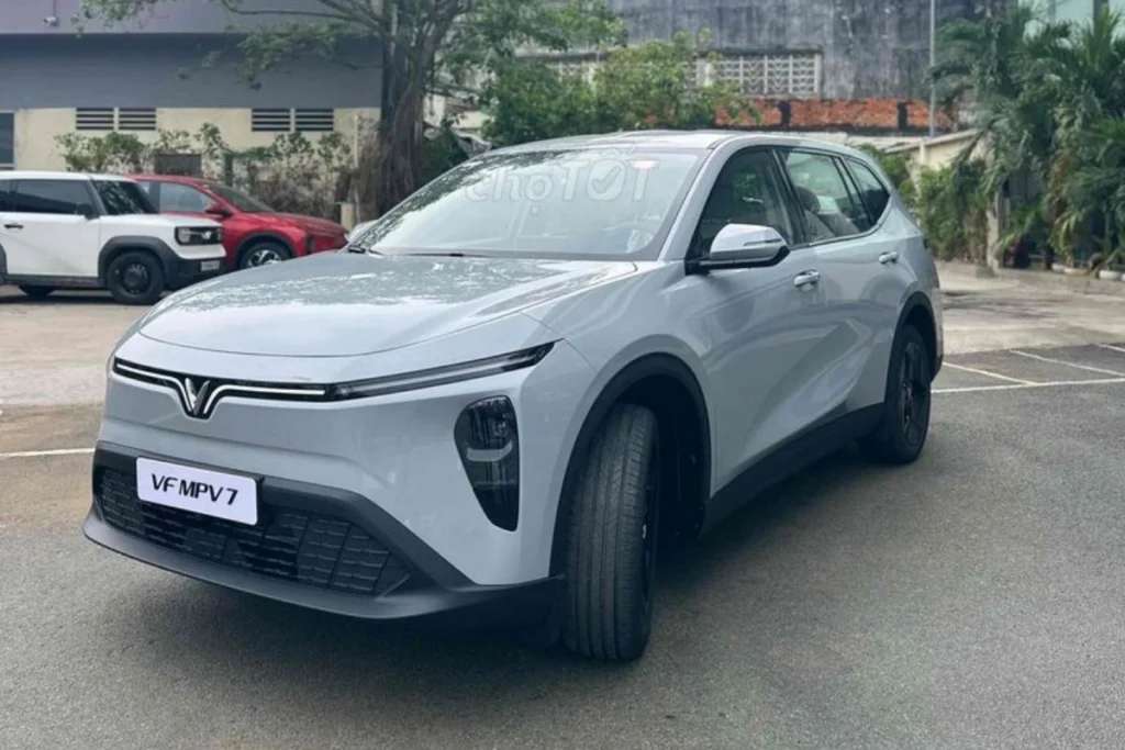 review VinFast VF MPV 7