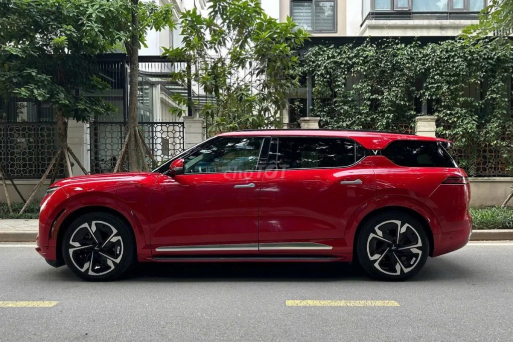 review Vinfast VF9 plus hình 2