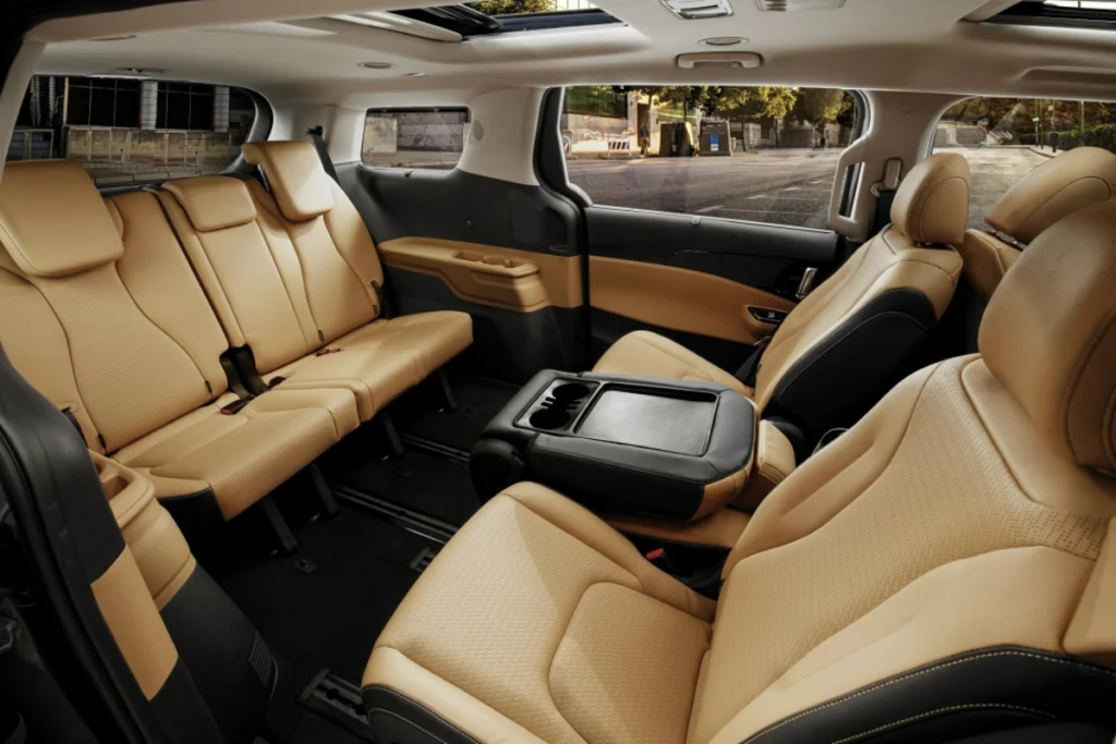 Kia Carnival mấy chỗ