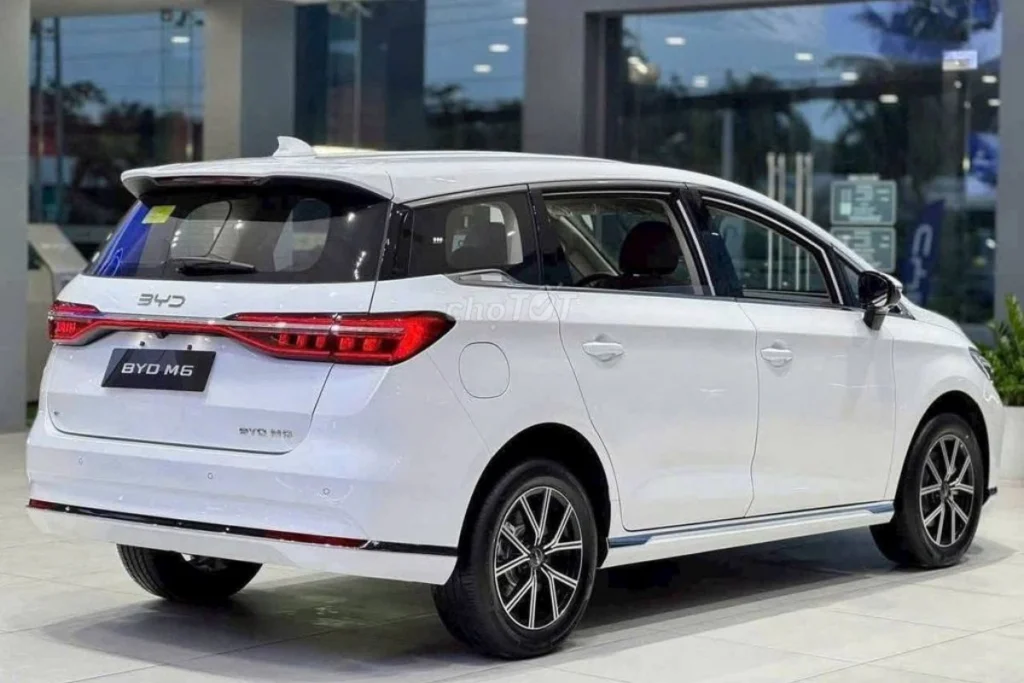 Kích thước BYD M6 hình 2