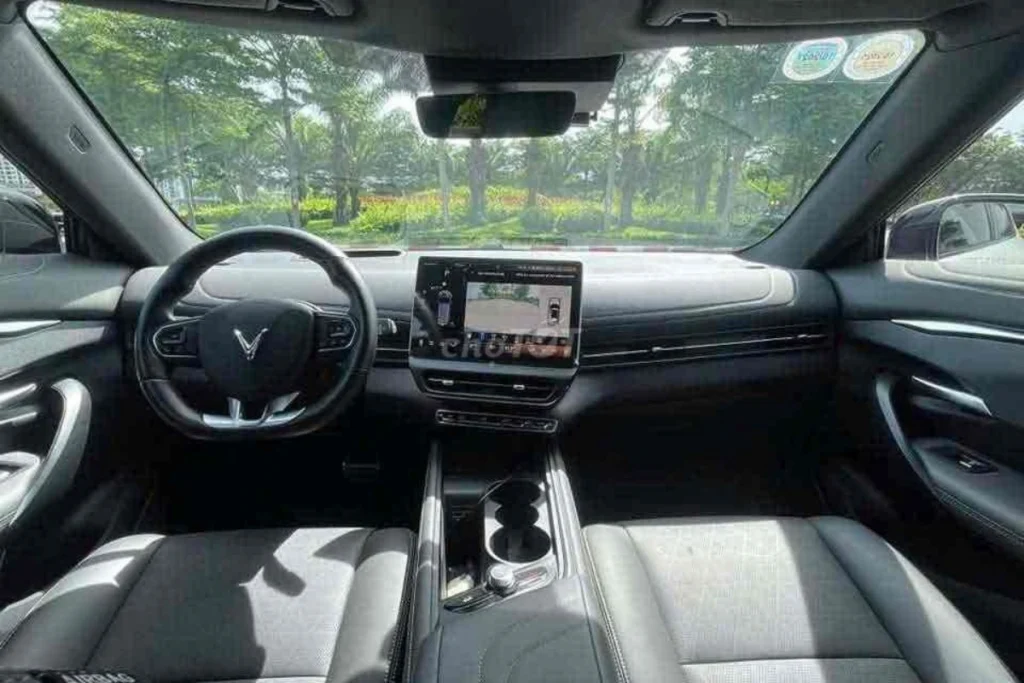 nội thất VF7 hình 1