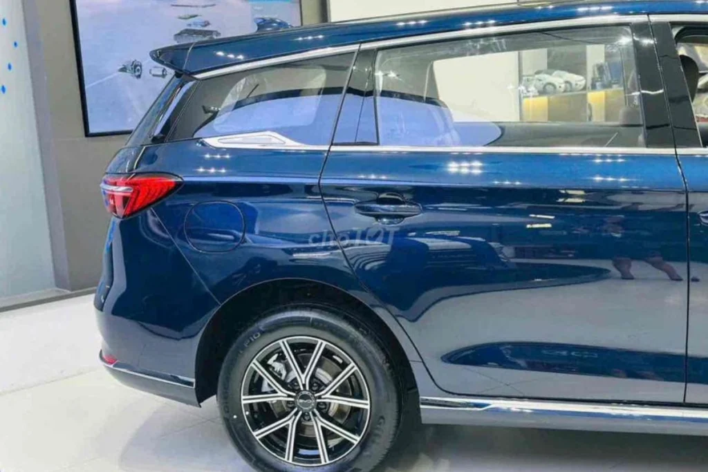 BYD M6 đi được bao nhiêu km hình 2