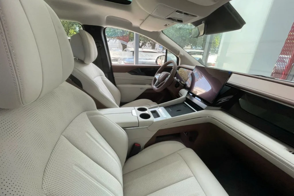 BYD M9 mấy chỗ hình 2