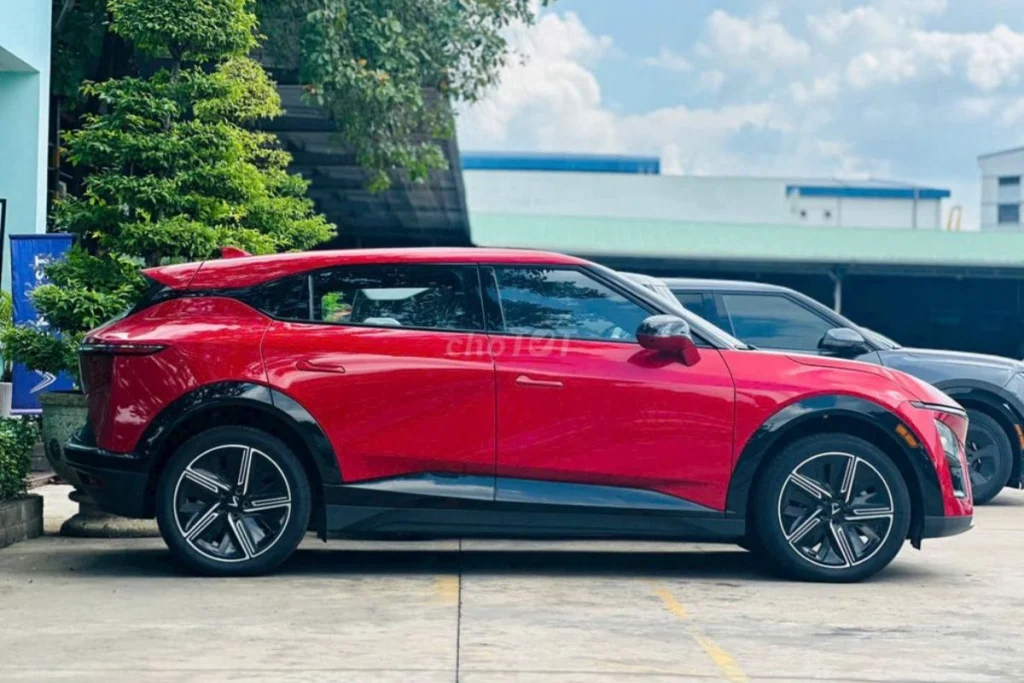 review Vinfast VF7 hình 2