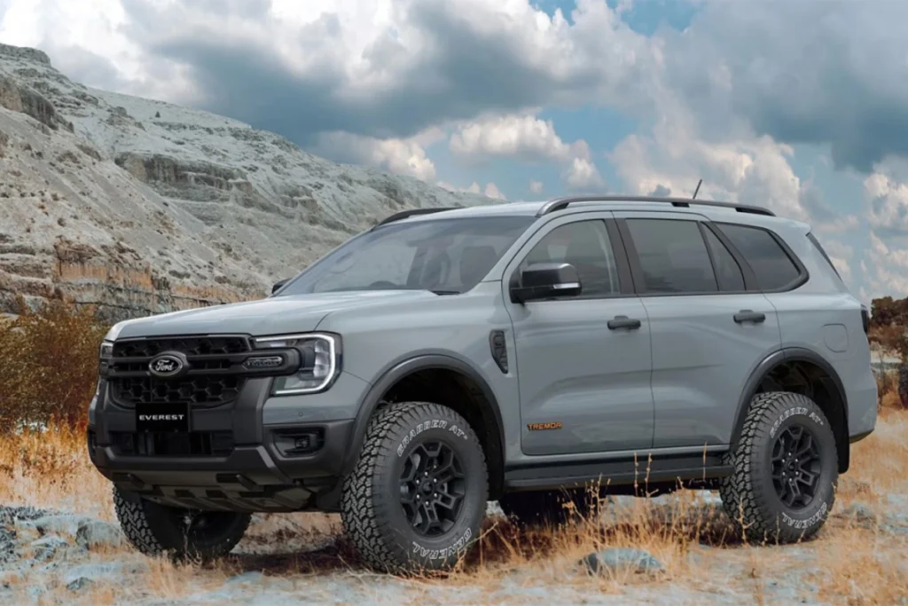 review xe Ford Everest