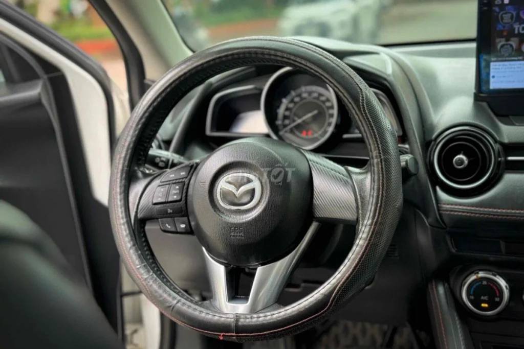 review xe Mazda 2 hình 3