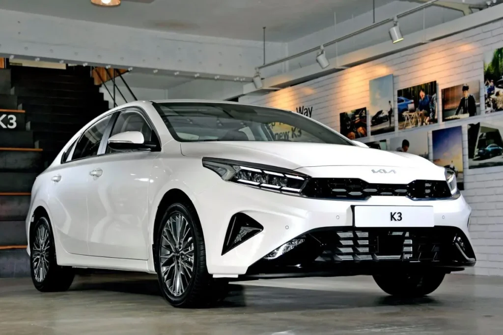 review xe Kia K3 hình 3