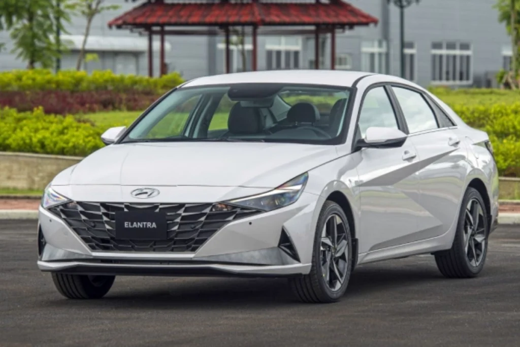 thông số kỹ thuật xe Hyundai Elantra hình 3