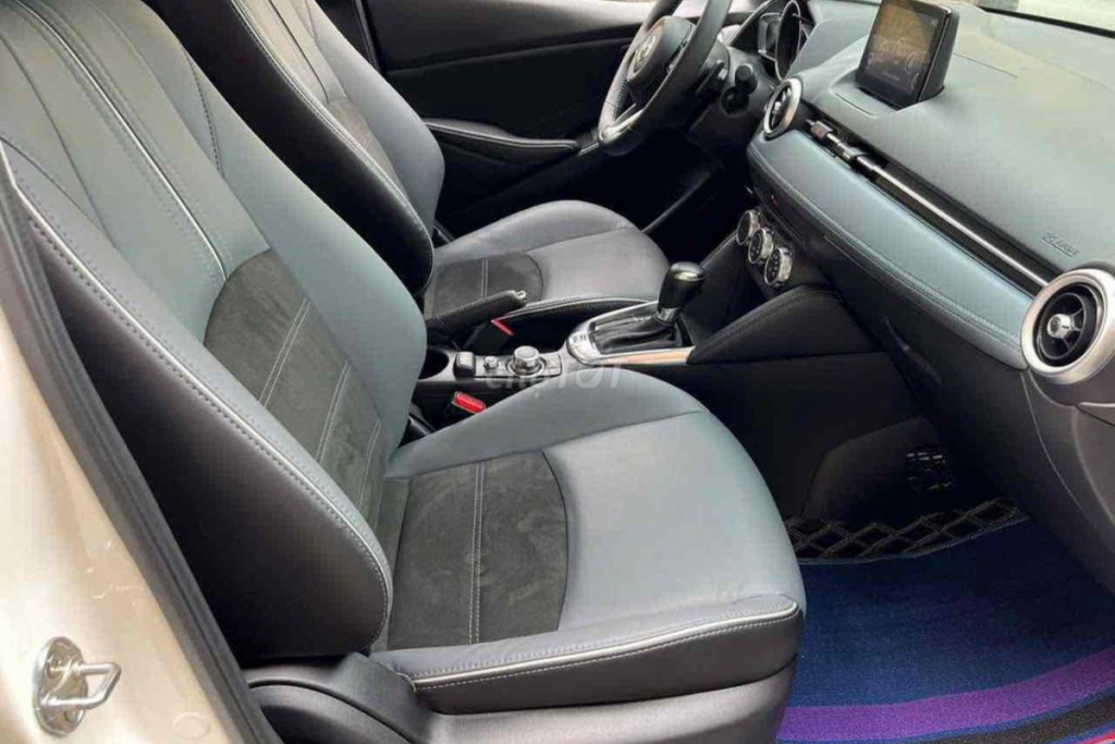 xe Mazda 2 mấy chỗ hình 3